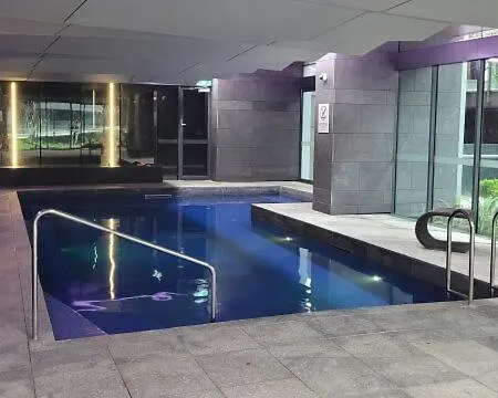 Cozy Oasis L1708 With Swimming Pool Apartment Melbourne Exterior photo