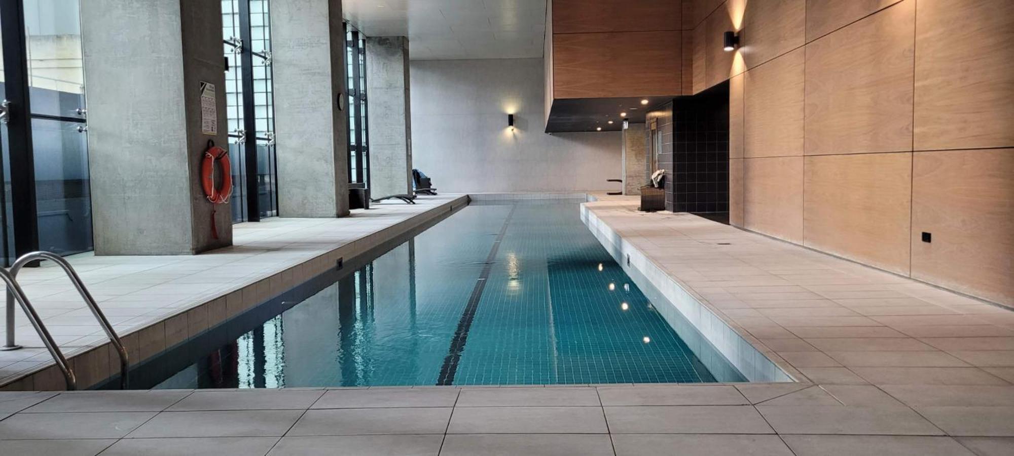 Cozy Oasis L1708 With Swimming Pool